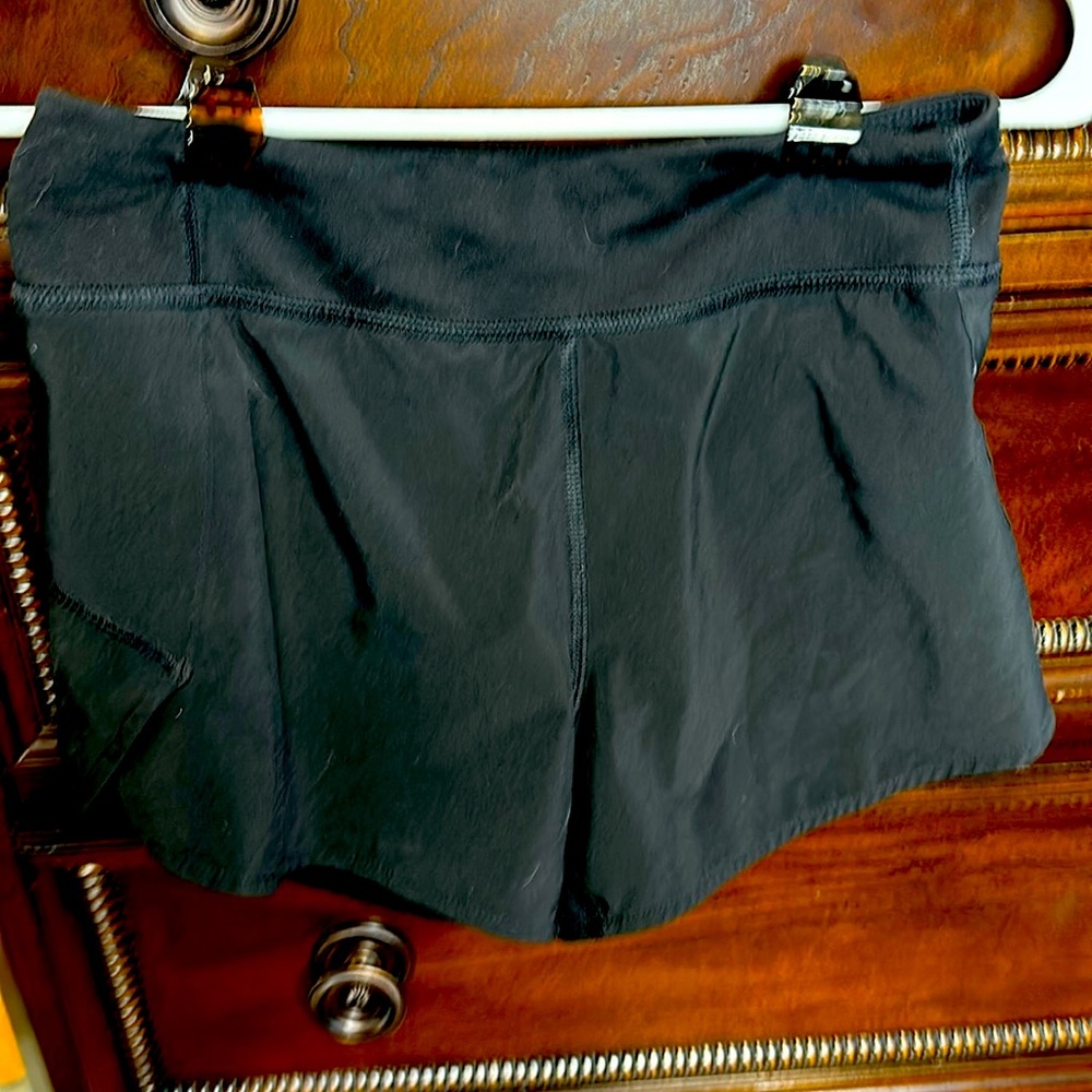 Athleta run the world shorts